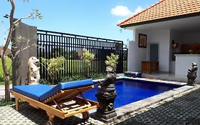 Canggu Wooden Green Paradise